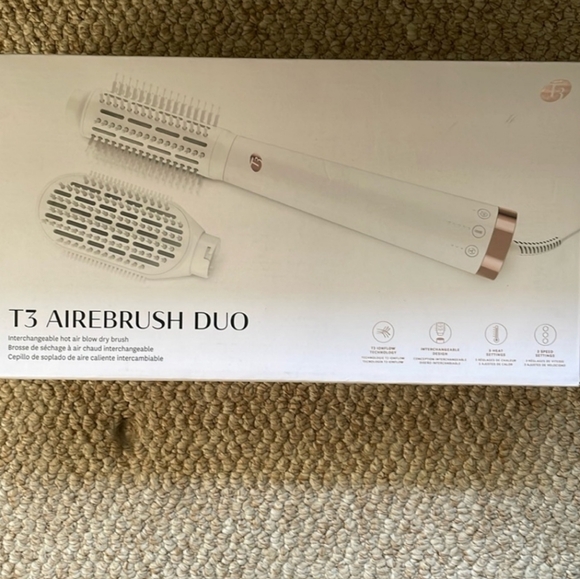 T3 Accessories - T3 AireBrush Duo Interchangeable Hot Air Blow Dry Brush with Two Attachments � I